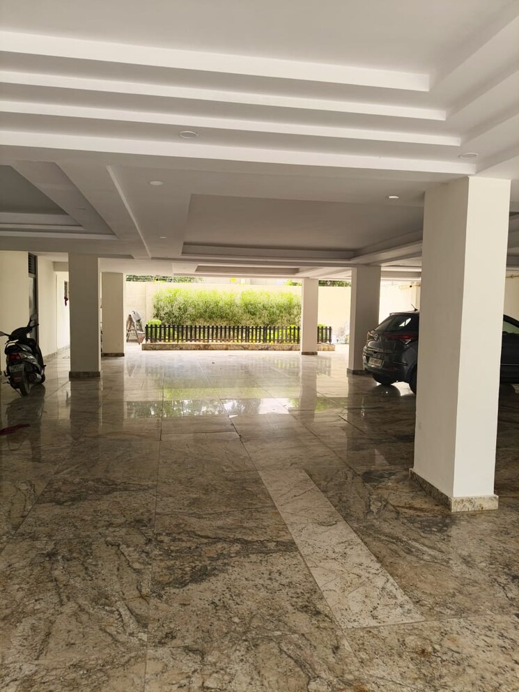  Parking, sector 21a 4 Bedroom 4500 Sq.Ft. Builder Floor In Sector 21a Faridabad 9145196