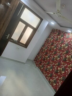 Furnished Amenities in 2 BHK Builder Floor at Tughlakabad Extension – for Sale