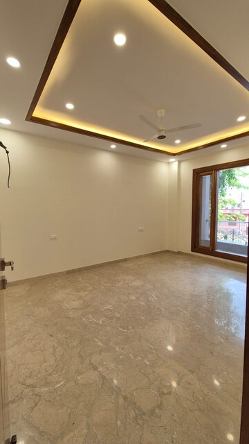 Room in 4 BHK Builder Floor at Sector 21c – for Sale