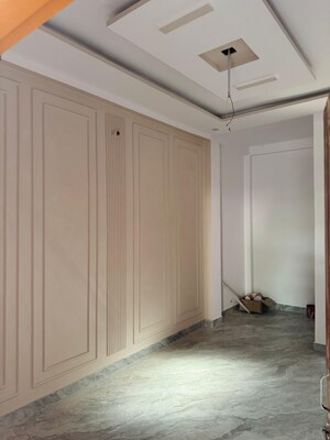 Room in 3 BHK Independent House at Jankipuram Extension – for Sale