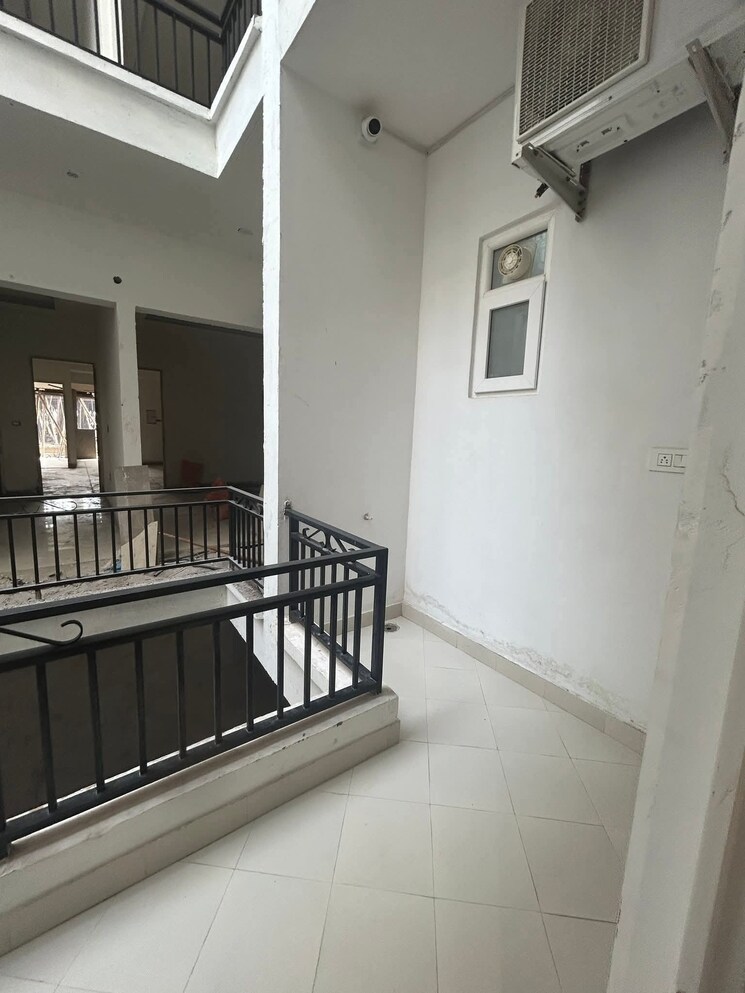 Balcony, pir machalla 3 Bedroom 1680 Sq.Ft. Builder Floor In Pir Machalla Zirakpur 9145366
