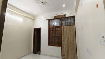 Room in 2 BHK Independent House at Gomti Nagar – for Rent