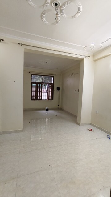 Room in 2 BHK Independent House at Gomti Nagar – for Rent