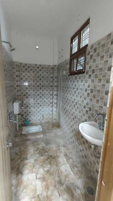 Bathroom in 2 BHK Independent House at Gomti Nagar – for Rent