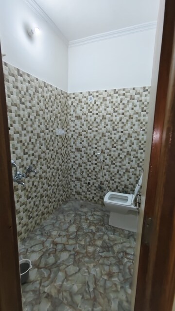 Bathroom in 2 BHK Independent House at Gomti Nagar – for Rent