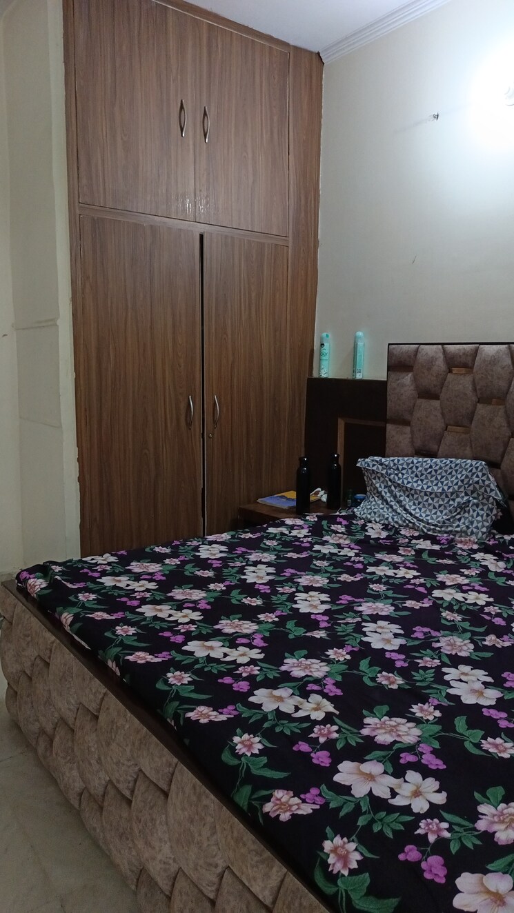 Bedroom, east patel nagar 3 Bedroom 1200 Sq.Ft. Builder Floor In East Patel Nagar Delhi 9145387