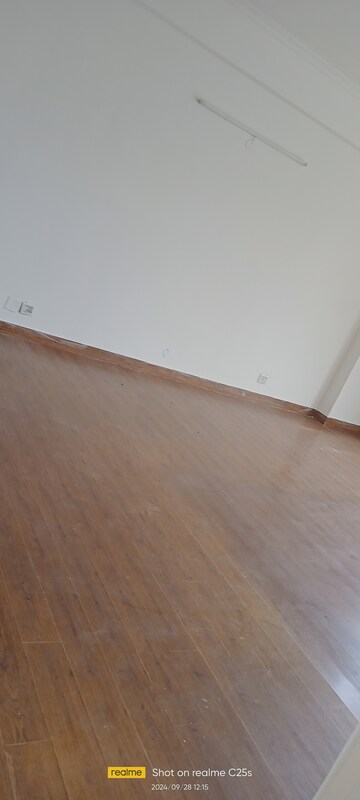Room in 3 BHK Apartment at NBCC Heights, Sector 89 – for Rent
