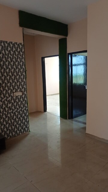 Room in 3 BHK Apartment at Omaxe New Heights, Sector 78 – for Rent