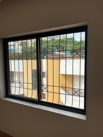 Room in 3 BHK Apartment at Rohan Tapovan, Shivajinagar – for Rent