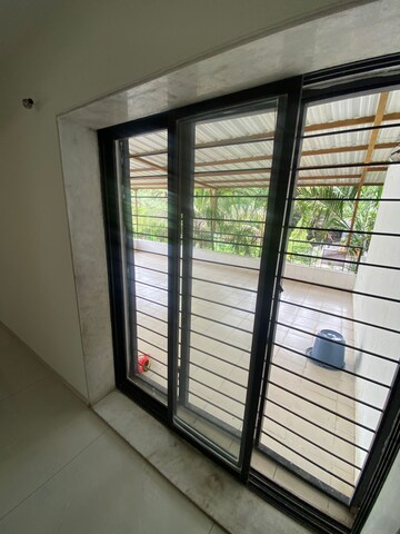 Room in 3 BHK Apartment at Rohan Tapovan, Shivajinagar – for Rent