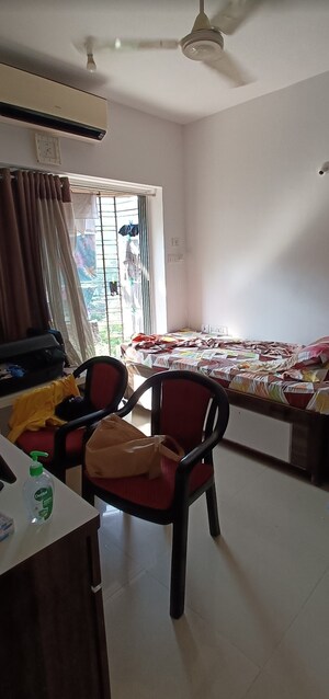 Living Room in 3 BHK Apartment at Kalpataru Hills, Manpada – for Sale