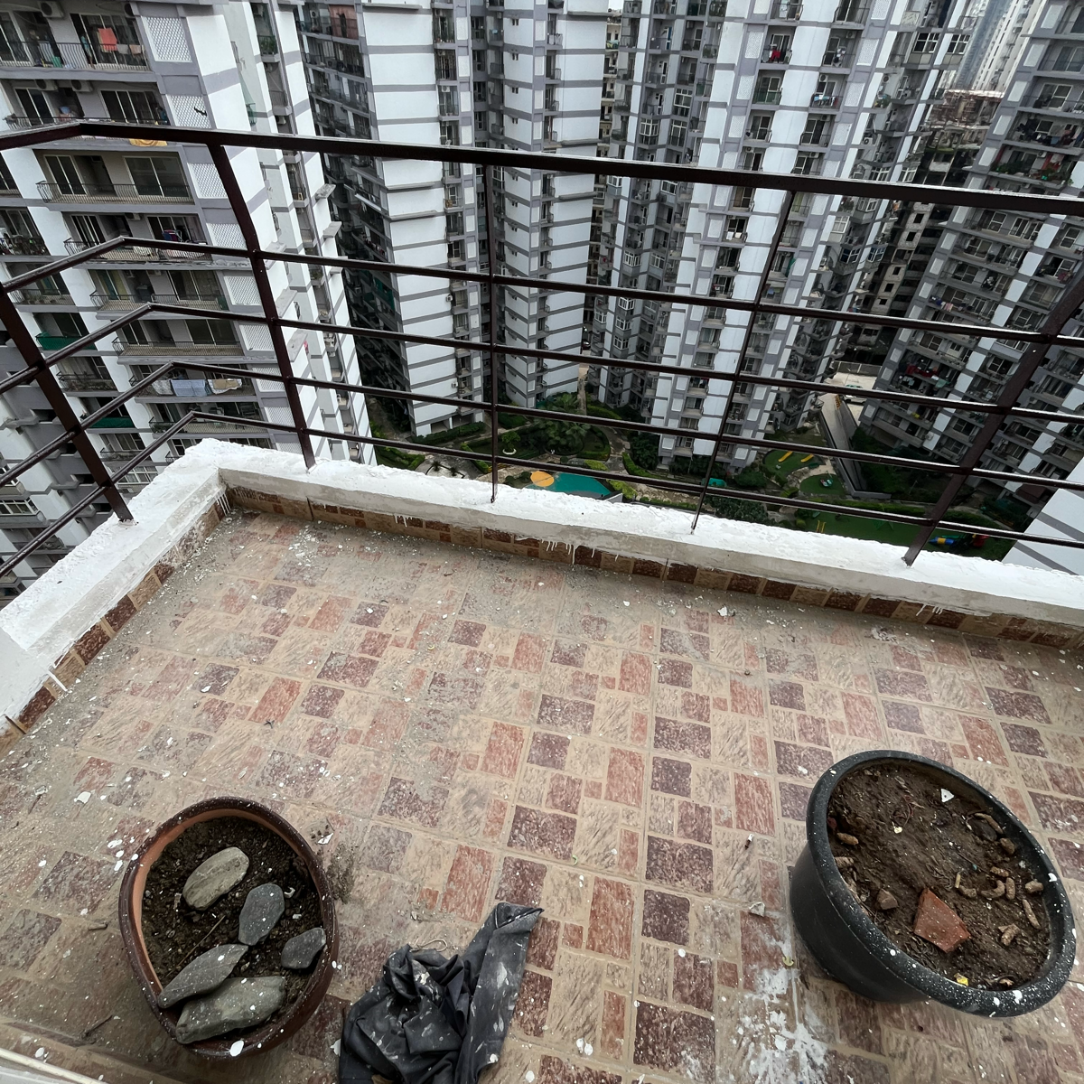 3 BHK + Study Room Apartment For Rent in Express Zenith