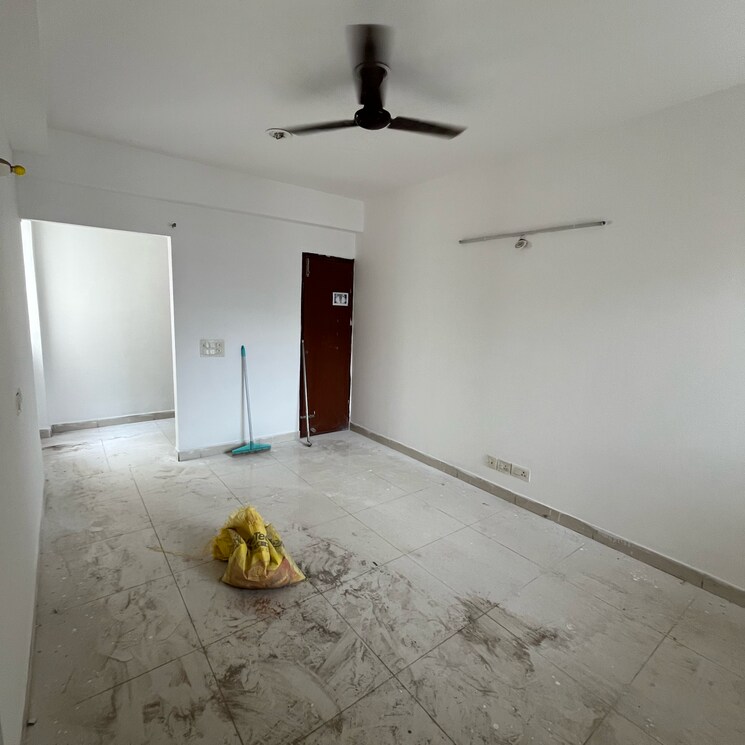 Room, express-zenith 3 Bedroom 823 Sq.Ft. Apartment In Sector 77 Noida 9145413