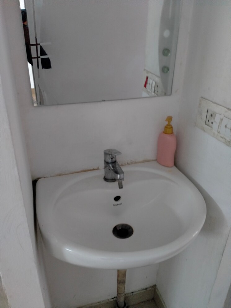 Bathroom, tulip-lemon 2 Bedroom 526 Sq.Ft. Apartment In Sector 69 Gurgaon 9145528