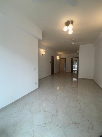 Room in 3 BHK Apartment at Smart World Orchard, Sector 61 – for Rent