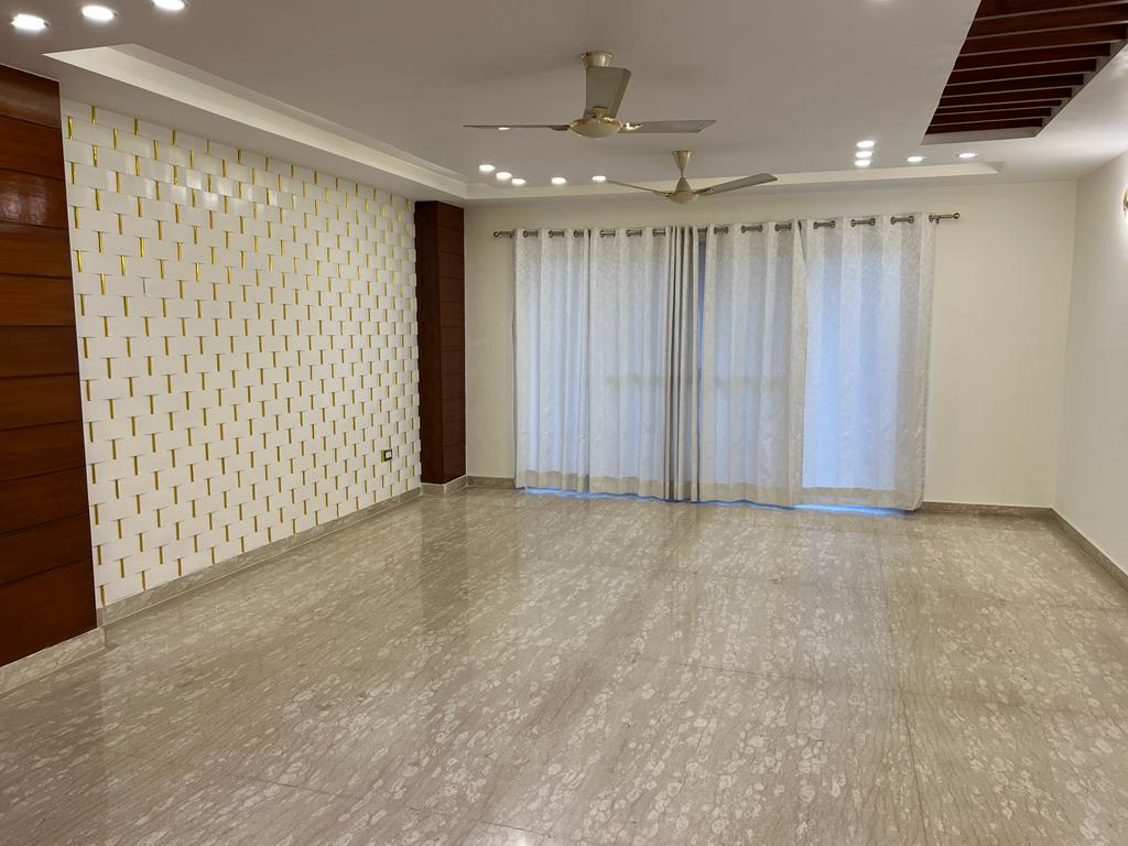 3.5 BHK + Pooja Room,Study Room Apartment For Rent in Smart World Orchard