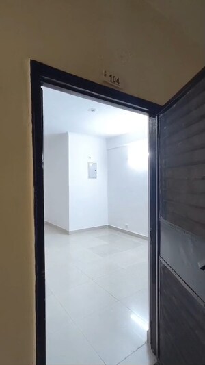 Room in 2.5 BHK Apartment at Ascent Savy Ville De, Raj Nagar Extension – for Sale