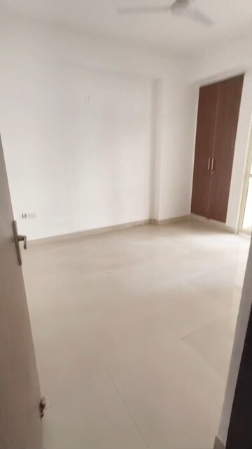 Room in 2.5 BHK Apartment at Ascent Savy Ville De, Raj Nagar Extension – for Sale