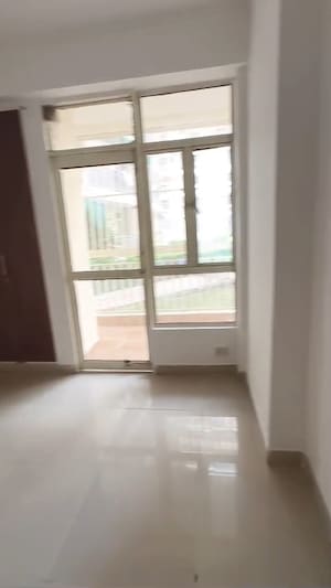 Room in 2.5 BHK Apartment at Ascent Savy Ville De, Raj Nagar Extension – for Sale