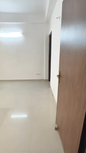 Room in 2.5 BHK Apartment at Ascent Savy Ville De, Raj Nagar Extension – for Sale