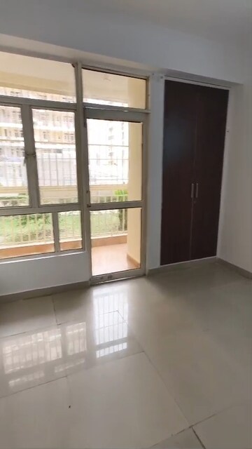 Room in 2.5 BHK Apartment at Ascent Savy Ville De, Raj Nagar Extension – for Sale