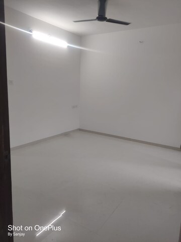 Room in 3 BHK Apartment at ABIL Imperial, Baner – for Rent