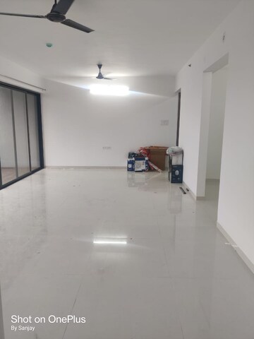 Room in 3 BHK Apartment at ABIL Imperial, Baner – for Rent