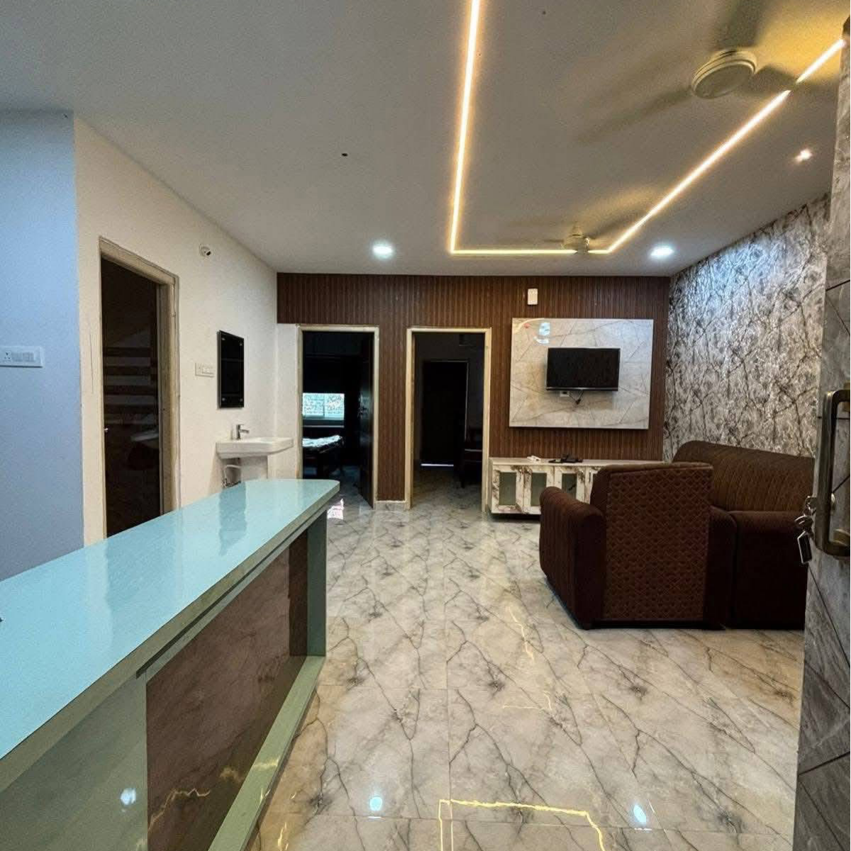 2 BHK + Pooja Room,Servant Room Apartment For Rent in SM Homes Kondapur