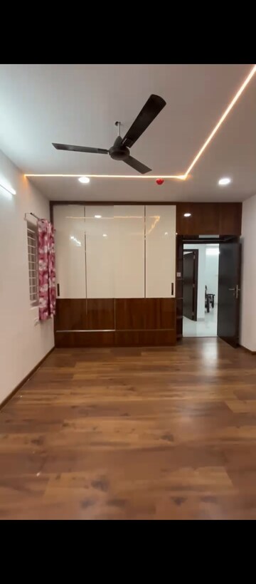 Room in 3 BHK Apartment at Poulomi Avante, Kokapet – for Rent