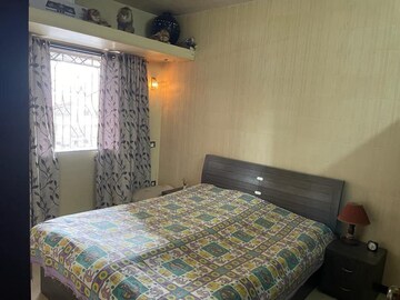 Bedroom in 2 BHK Apartment at Andheri West – for Rent