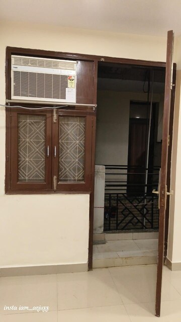 Room in 1 BHK Builder Floor at Lajpat Nagar ii – for Rent