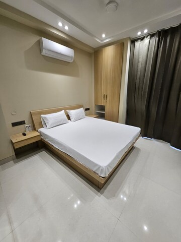Bedroom in 1 BHK Builder Floor at Sector 42 – for Rent