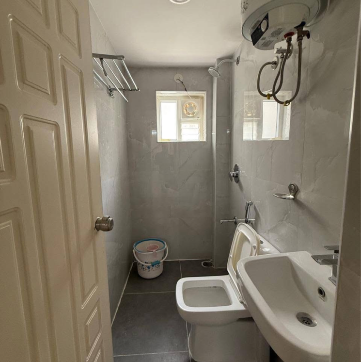 Bathroom, legend-flora-kondapur 1 Bedroom 700 Sq.Ft. Apartment In Masjid Banda Hyderabad 9145642