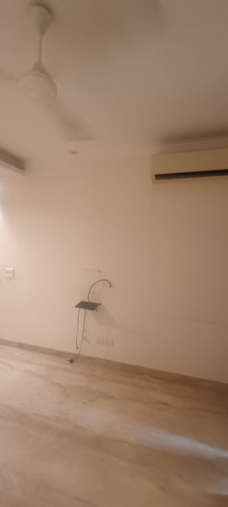 Room, greater kailash ii 3 Bedroom 250 Sq.Yd. Builder Floor In Greater Kailash ii Delhi 9145688