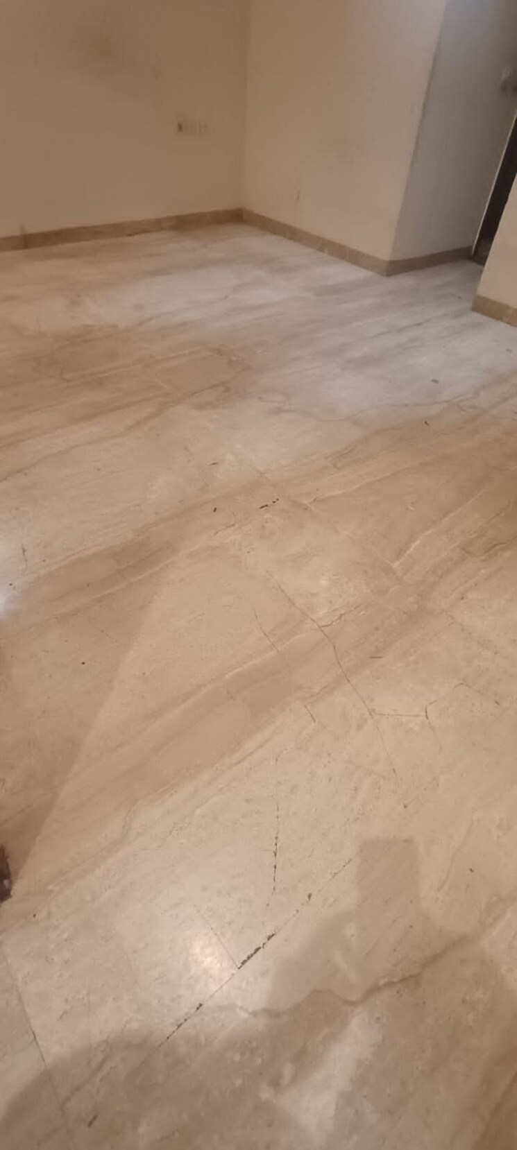 Room, greater kailash ii 3 Bedroom 250 Sq.Yd. Builder Floor In Greater Kailash ii Delhi 9145688