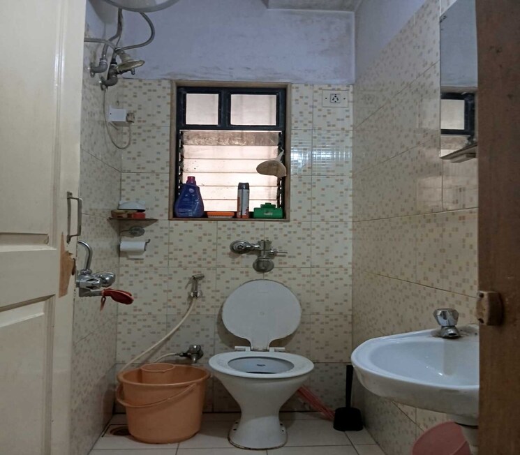 Bathroom, dadar east 2 Bedroom 600 Sq.Ft. Apartment In Dadar East Mumbai 9145683