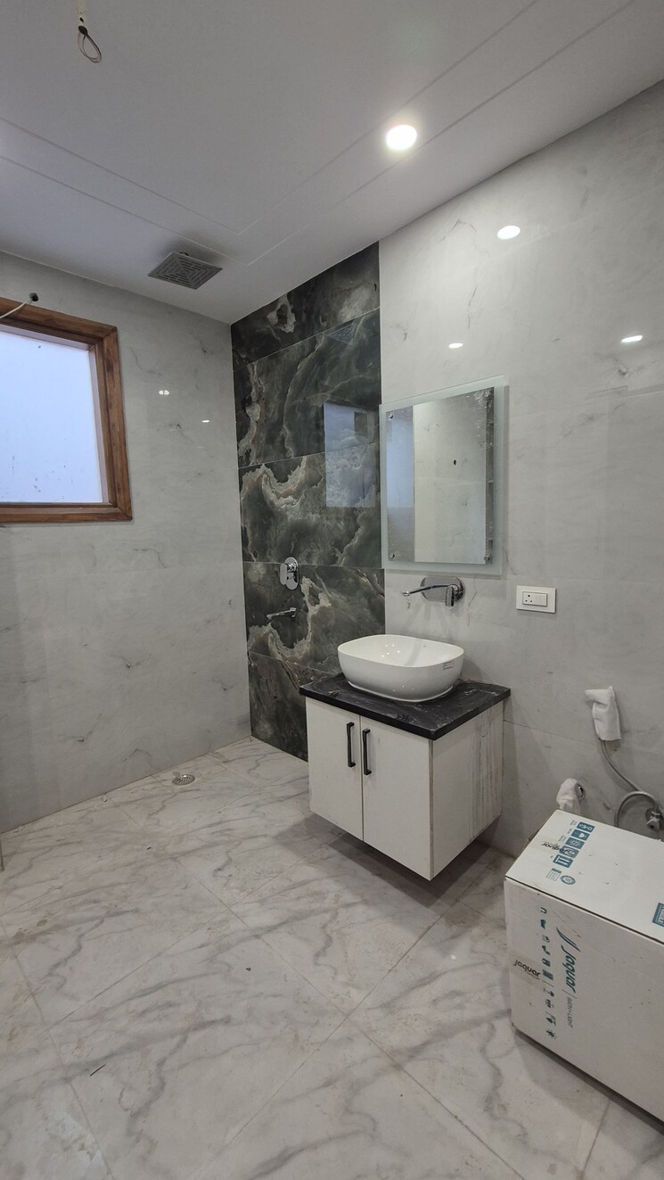 Bathroom, sector 46 5 Bedroom 4500 Sq.Ft. Builder Floor In Sector 46 Faridabad 9145690