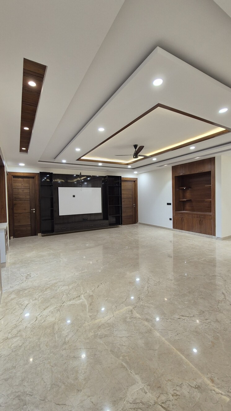 Room, sector 46 5 Bedroom 4500 Sq.Ft. Builder Floor In Sector 46 Faridabad 9145690