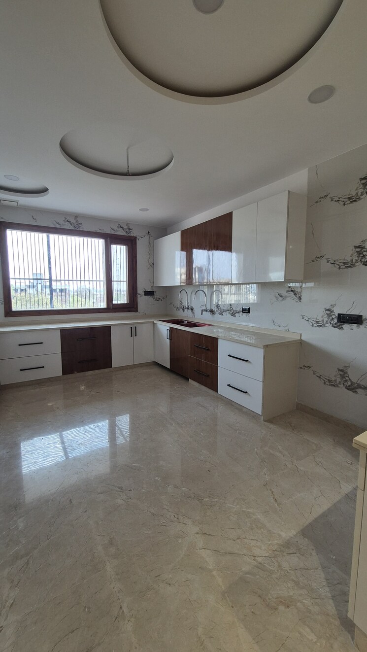 Kitchen, sector 46 5 Bedroom 4500 Sq.Ft. Builder Floor In Sector 46 Faridabad 9145690