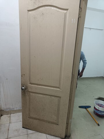 Bathroom in 1 BHK Apartment at Arun Vihar Sector 37, Sector 37 – for Sale