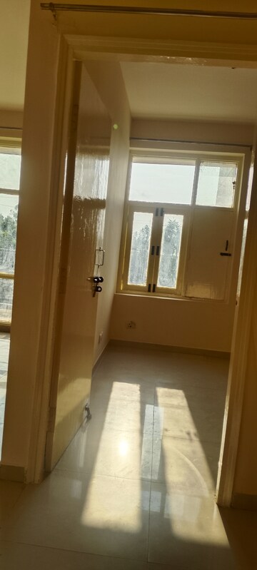 Building Lobby in 3 BHK Apartment at Omaxe Heights, Sector 86 – for Rent
