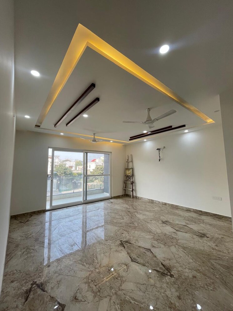 Room, sector 21c 4 Bedroom 4500 Sq.Ft. Builder Floor In Sector 21c Faridabad 9145719