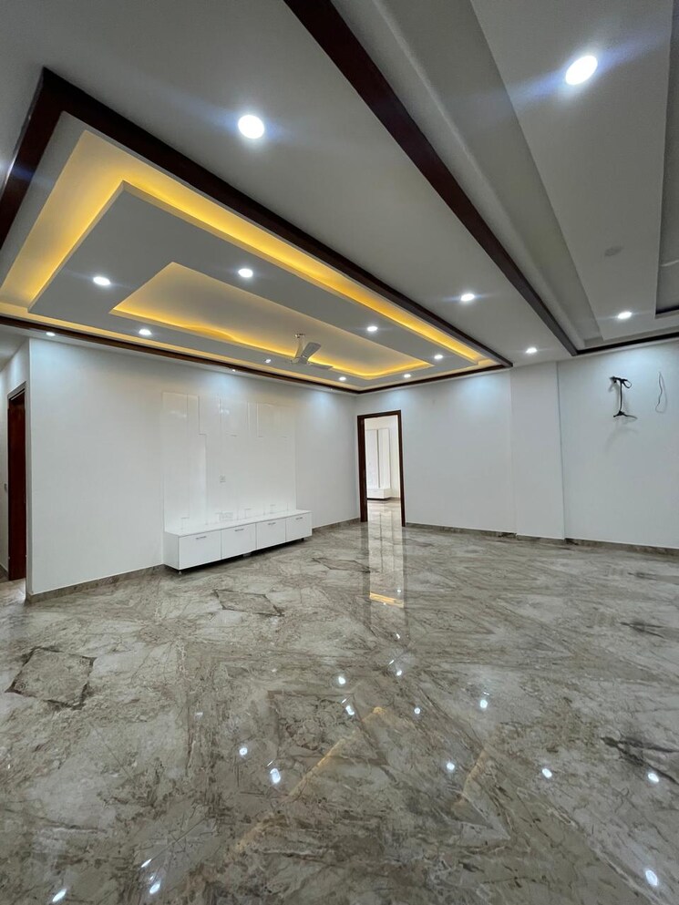 Room, sector 21c 4 Bedroom 4500 Sq.Ft. Builder Floor In Sector 21c Faridabad 9145719