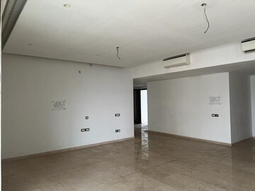 Room in 4 BHK Apartment at One Hiranandani Park, Ghodbunder Road – for Rent