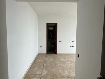Room in 4 BHK Apartment at One Hiranandani Park, Ghodbunder Road – for Rent