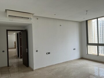 Room in 4 BHK Apartment at One Hiranandani Park, Ghodbunder Road – for Rent