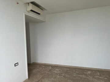Room in 4 BHK Apartment at One Hiranandani Park, Ghodbunder Road – for Rent