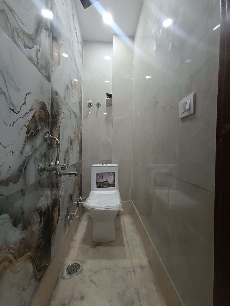 Bathroom, govindpuri 2 Bedroom 540 Sq.Ft. Builder Floor In Govindpuri Delhi 9145837