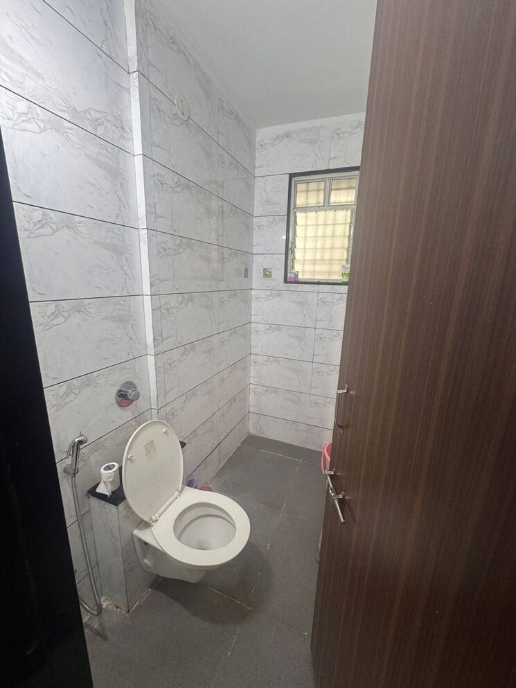 Bathroom, andheri west 2 Bedroom 850 Sq.Ft. Apartment In Andheri West Mumbai 9145828