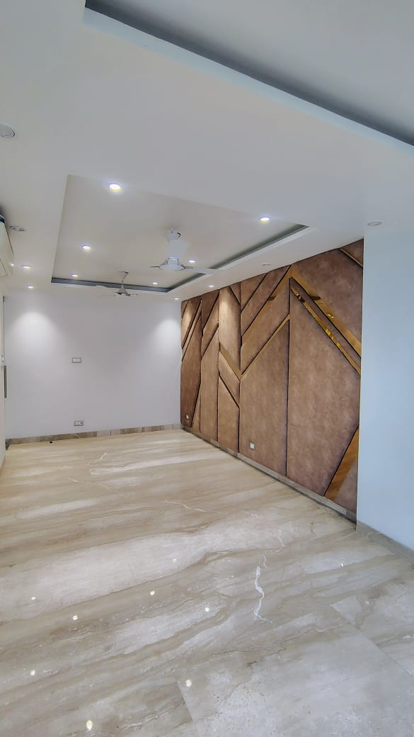 3 BHK + Pooja Room 1930 Sq.Ft. Builder Floor in DLF Atria